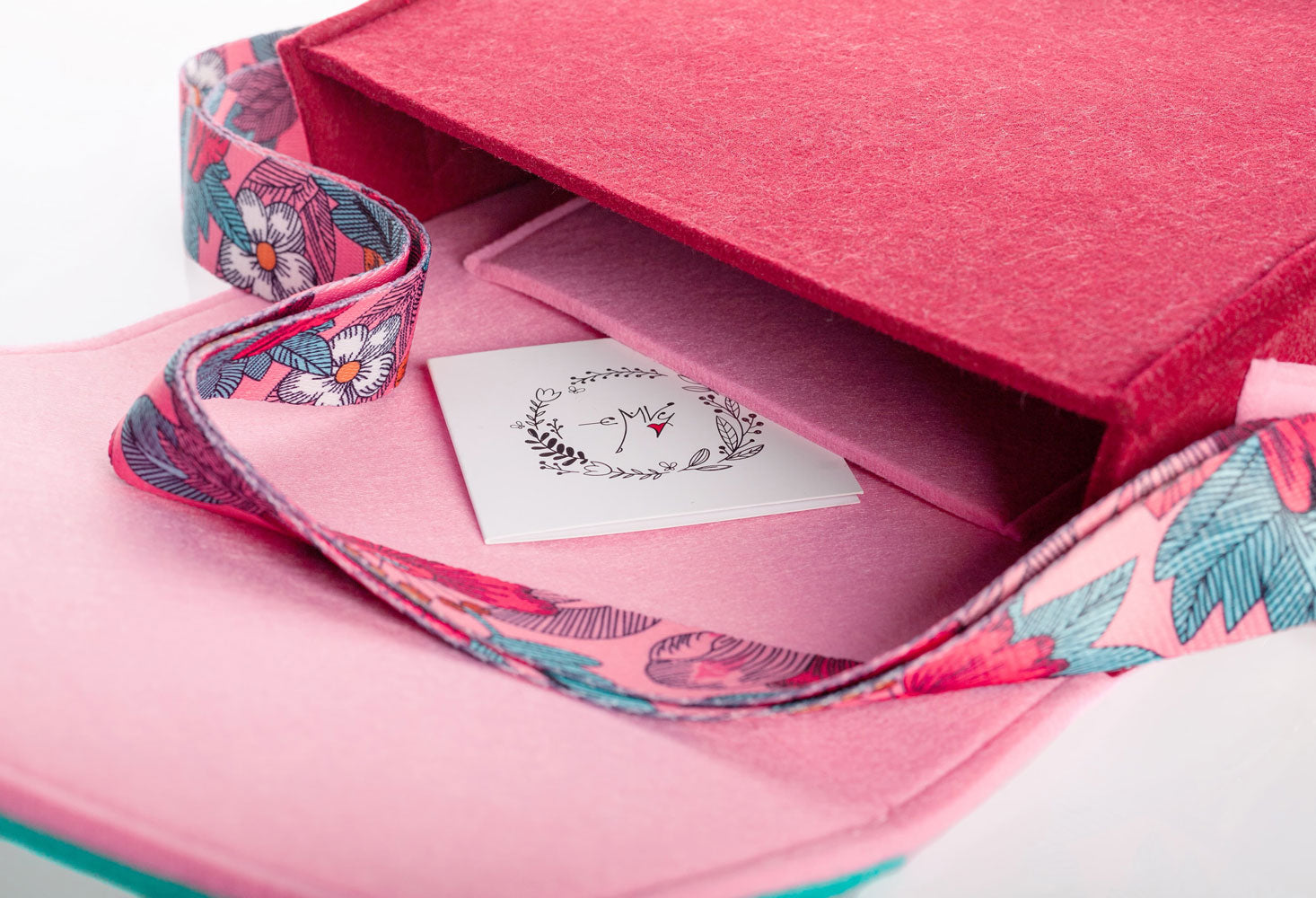 Flower strap bag